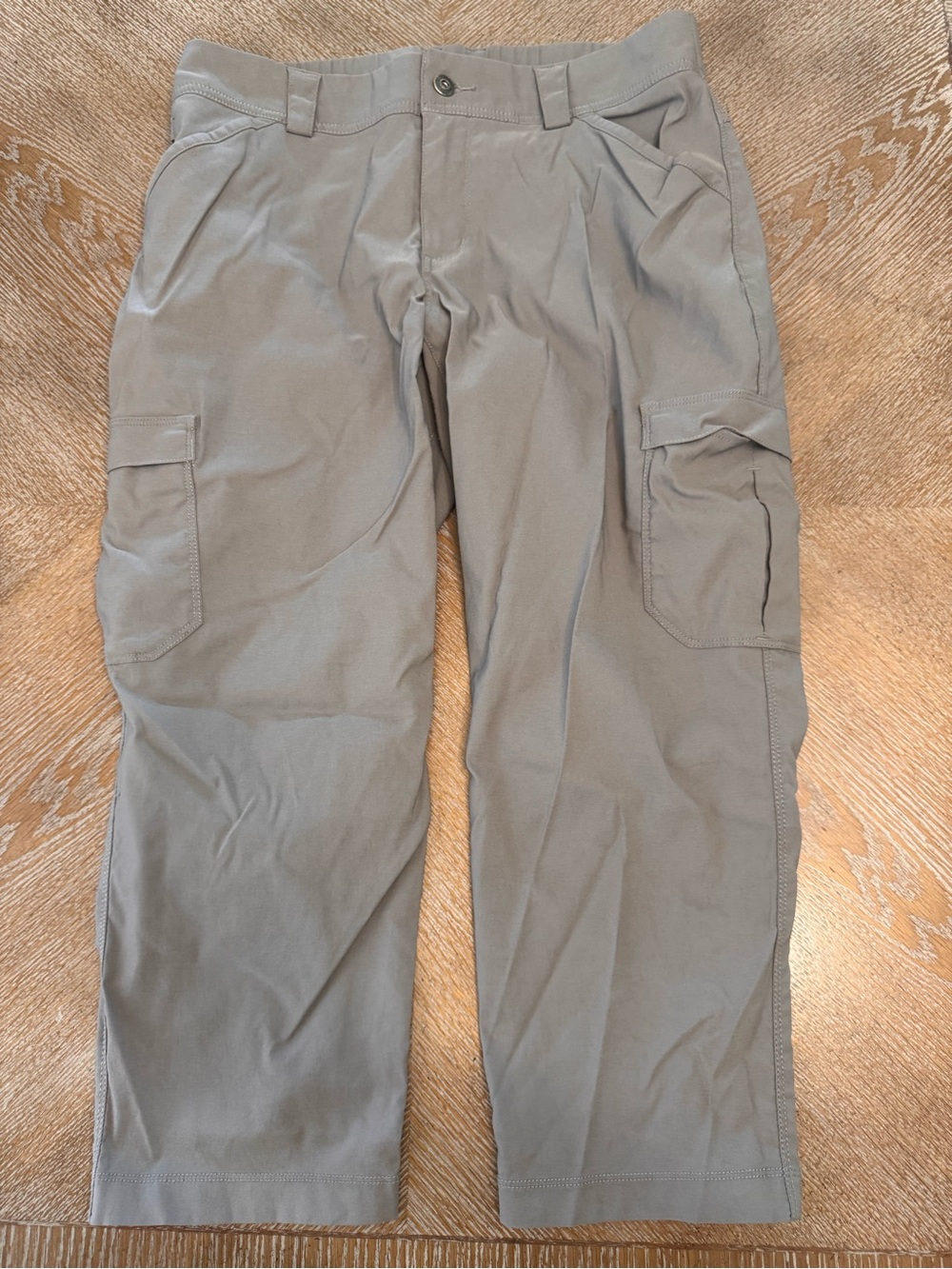 Duluth Trading Co Gray Cargo Pants Sz10 Mid Rise Waist 35” Inseam 23” nylon